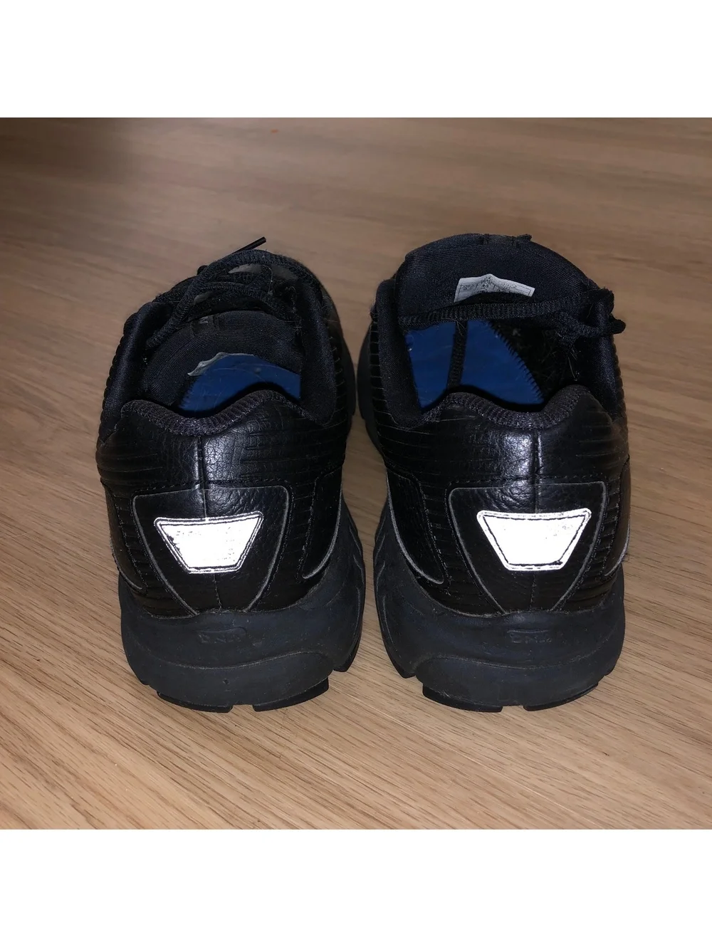 BROOKS ADDICTION WALKER BLACK LEATHER WALKING SHOES MENS SIZE 9.5 NARROW (B)
